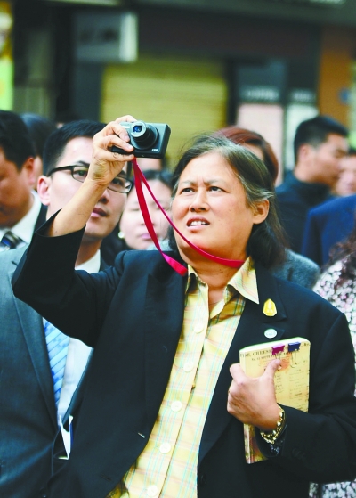 泰国公主诗琳通游览武汉 体验池莉小说中描写