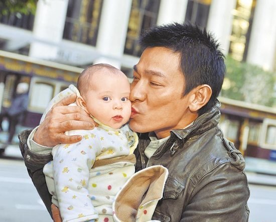 曝朱丽倩人工受孕成功 刘德华将再度当爸