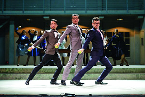 郭晶晶肚大如箩 与霍启刚同游泰国