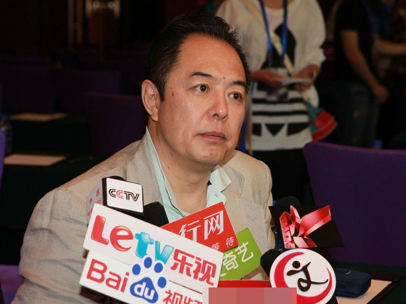 皇阿玛斥赵薇言而无信 拒看《致青春》