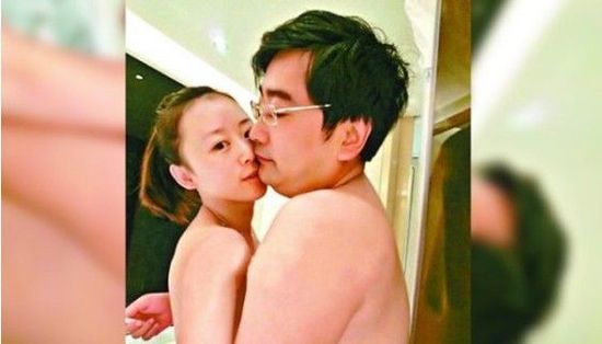 纪英男与范悦通话录音曝光 二人全裸激吻照