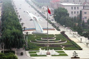 王宝强晒贴面照陪娇妻过生日