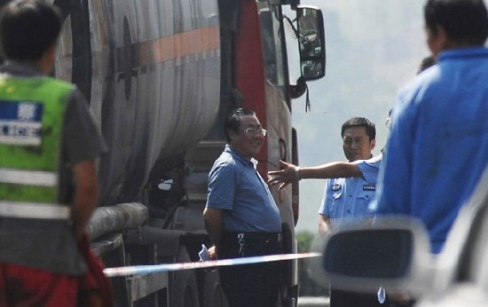 航天桥支行行长张颖_民生行长张颖_行长不明收入来源罪(2)