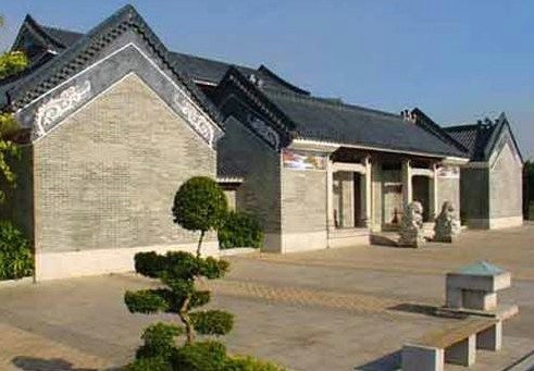 村落巷道如梳齿般纵向排列,为中国民居里为人称道的梳式布局&