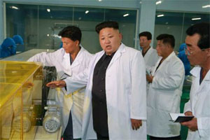 金正恩视察葛麻食品厂 称赞工厂犹如宫殿