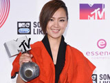 周笔畅击败单向组合 获EMA2014全球最佳艺人