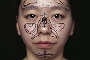 韩国摄影师揭露“制造美人”过程:人变成了无生命的器物