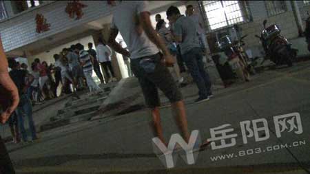 湖南岳阳县一名七岁男童在艺校内离奇死亡 孩