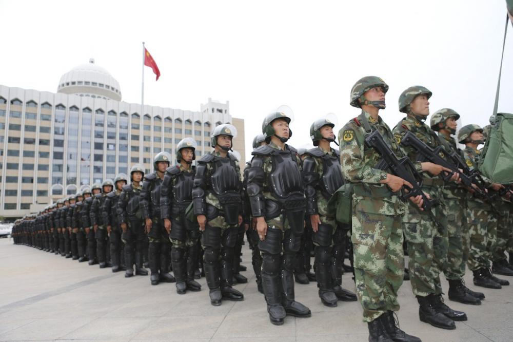 新疆武警部队举行反恐誓师大会