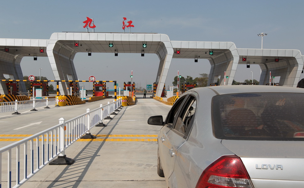江西九江长江二桥通车