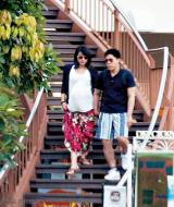 郭晶晶肚大如箩 与霍启刚同游泰国