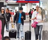 郭晶晶肚大如箩 与霍启刚同游泰国