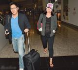 郭晶晶肚大如箩 与霍启刚同游泰国