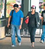 郭晶晶肚大如箩 与霍启刚同游泰国