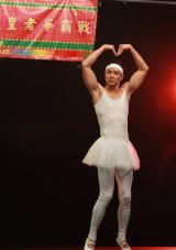 侧田mv打恶搞：吴彦祖成肌肉版小天鹅