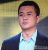李亚鹏离婚后首亮相数次泛泪