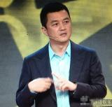 李亚鹏离婚后首亮相数次泛泪
