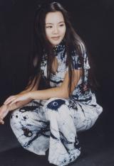 龚琳娜学生时代照片曝光 网友：看得我忐忑