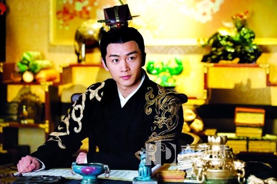“新颜宠”陈晓迷倒90后观众，星途无限？还需磨练？