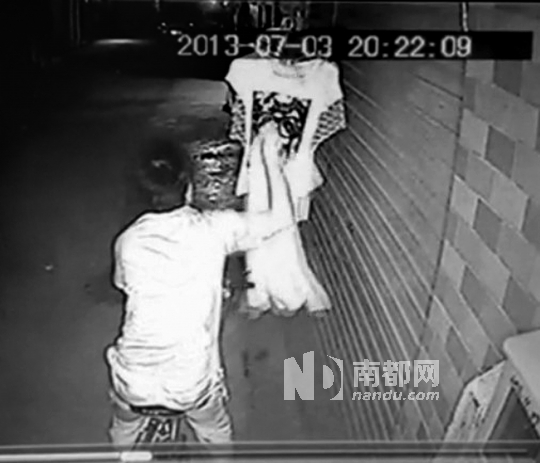 专盗女人衣 他被拍个正着_<em>东莞</em>_南都网