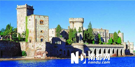 果然!艾薇儿有了场疯狂婚礼