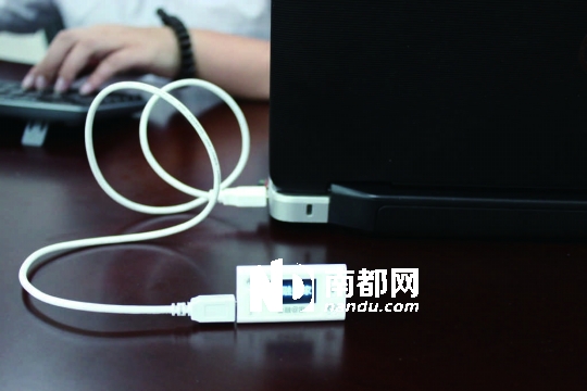 登陆w w w.sz .icbc .com.cn或商事登记机关门户网站进行“全流程网上商事登记”,利用工行U盾实现投资人在网上商事登记过程中身份认证和电子签名。