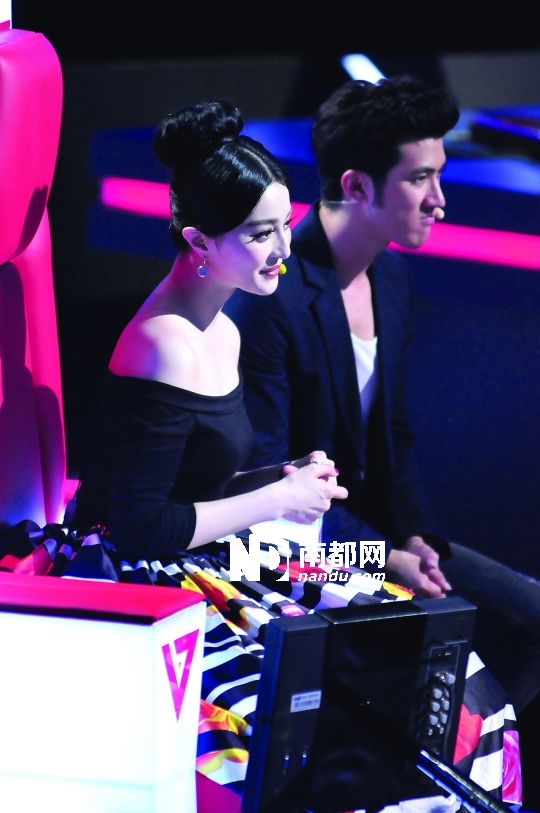 v神首现身 范爷找春春开涮