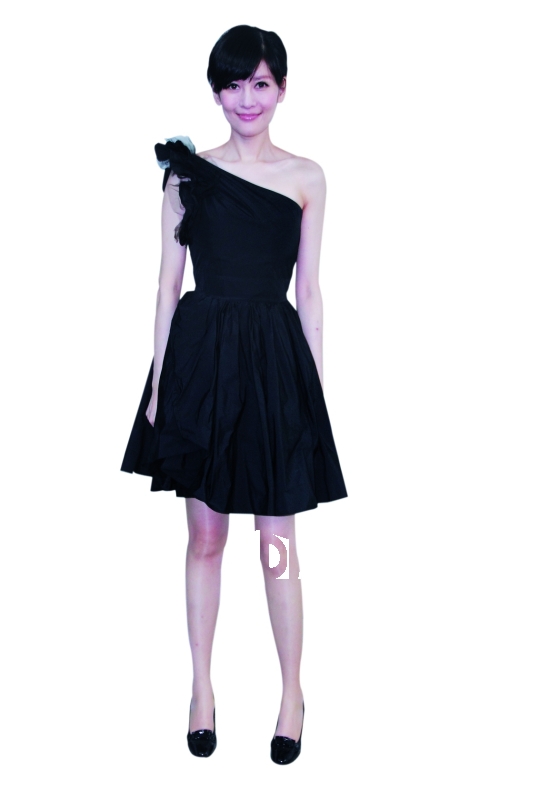 当年,沈星也就是个月薪3千的小记者