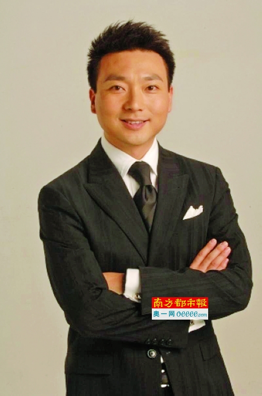 李修平退出《新闻联播》 重温新老主播的笑脸