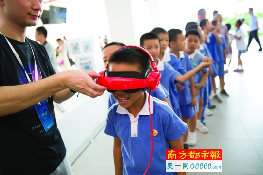 深圳市教育局联合南都举办少年创客活动_深