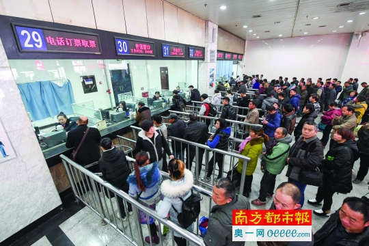 春运首日车票秒光如往年 六趟免费爱心专列开