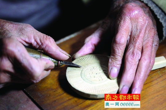 30年坚持 牛乳印工匠的慢工细活_艺术_思想_奥一网