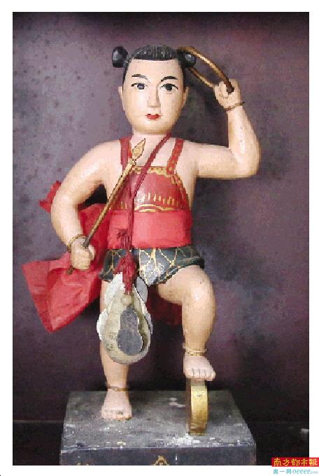 村老年服务中心里供奉的哪吒像。广州白云区汉塘村被称为哪吒村。村里每年会举行哪吒诞。