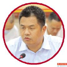 龙岗街道龙岗社区居委会主任 赖少华