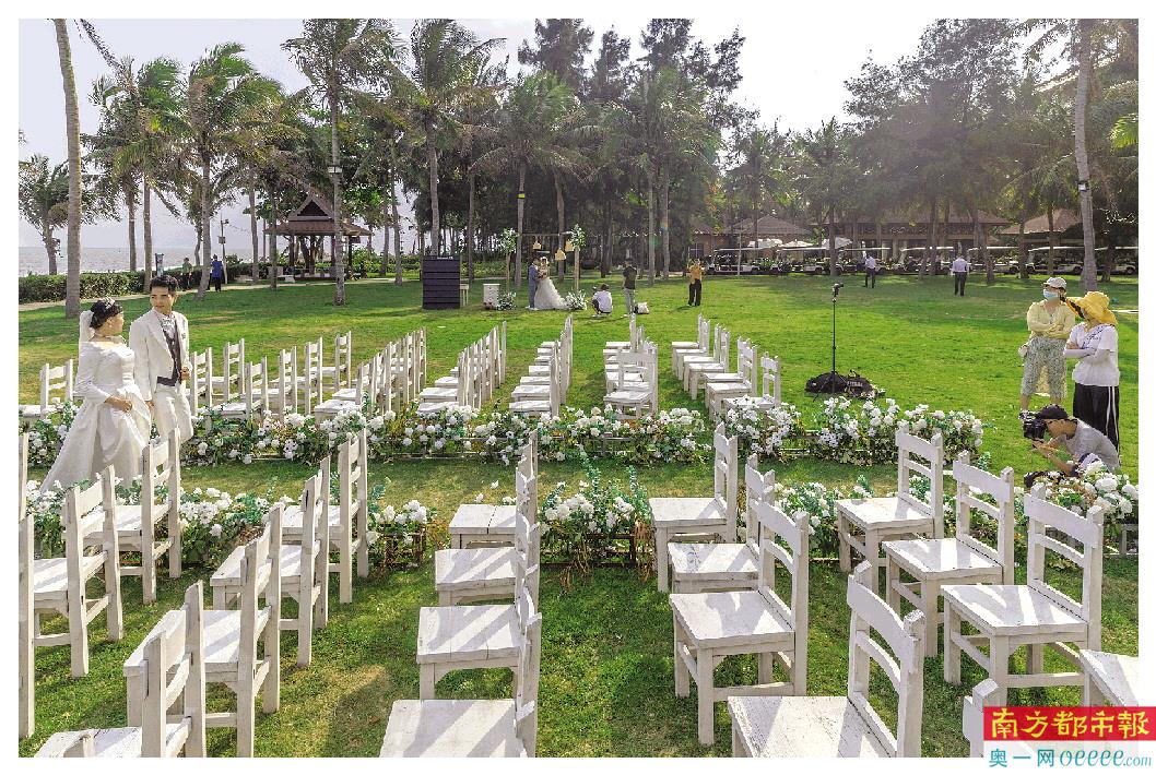 茂名浪漫海岸国际旅游度假区拥有5.3公里长的生态海岸线。