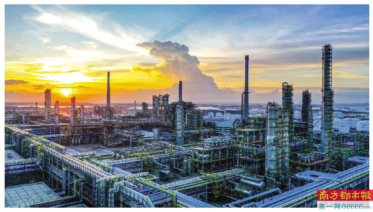 湛江东海岛的中科(广东)炼化有限公司。