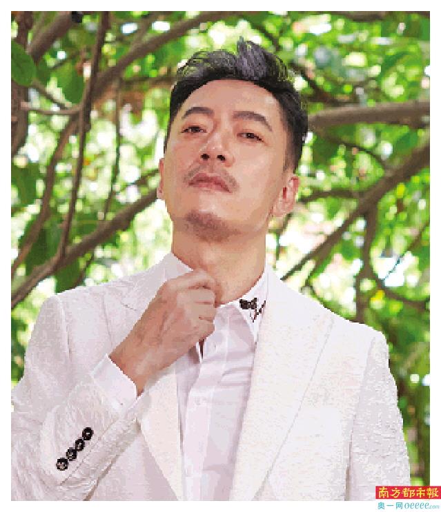 麦子杰
我们录制的这首《鹅潭荡舟》,讲述的是鹅潭的今昔、变迁,这首歌温暖了我们的心。希望疫情过后,我们可以一齐喝早茶。