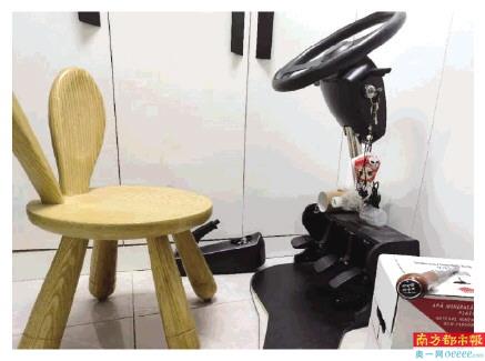 10岁“老司机”享受“手动挡”驾驶乐趣的座驾。