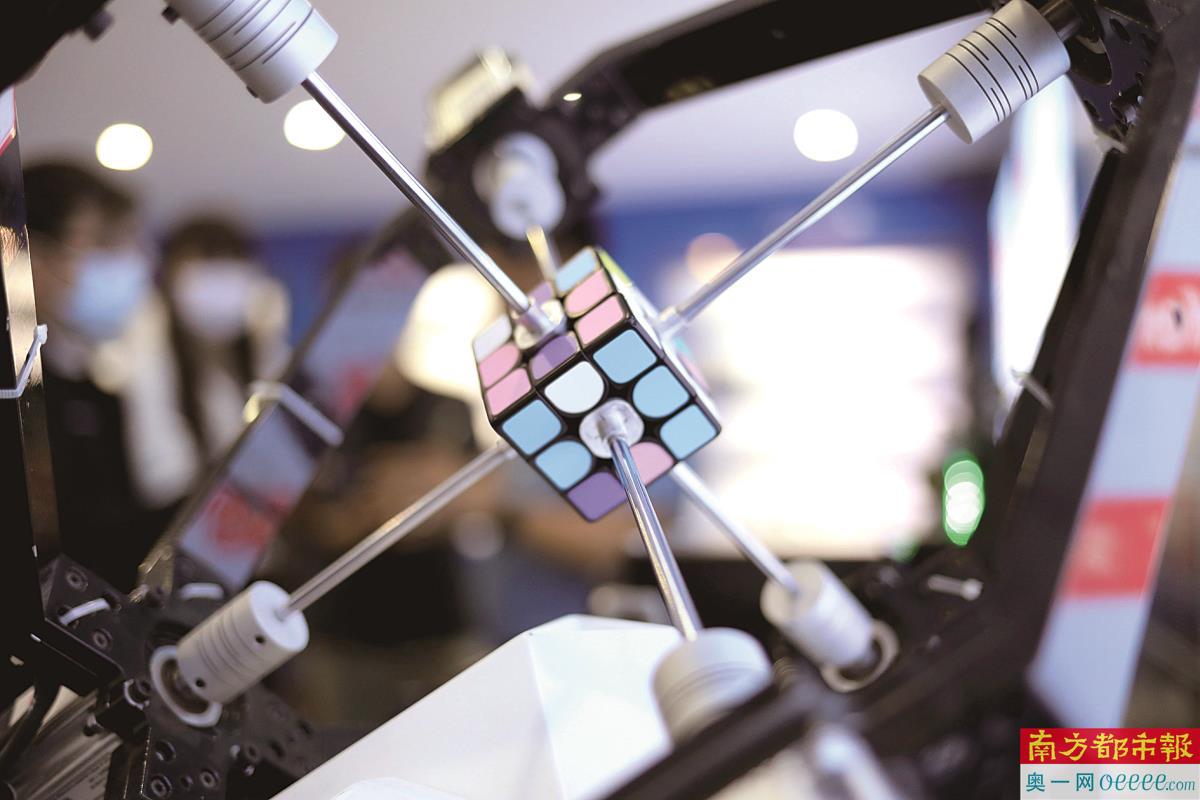 佛山坚持制造业为主,持续激发市场活力。