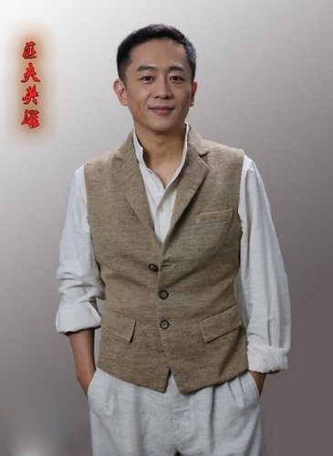 2013-12-04 15:40 其中,"台湾戏剧一哥"陈昭荣力挑"匪王"王汉魁一角