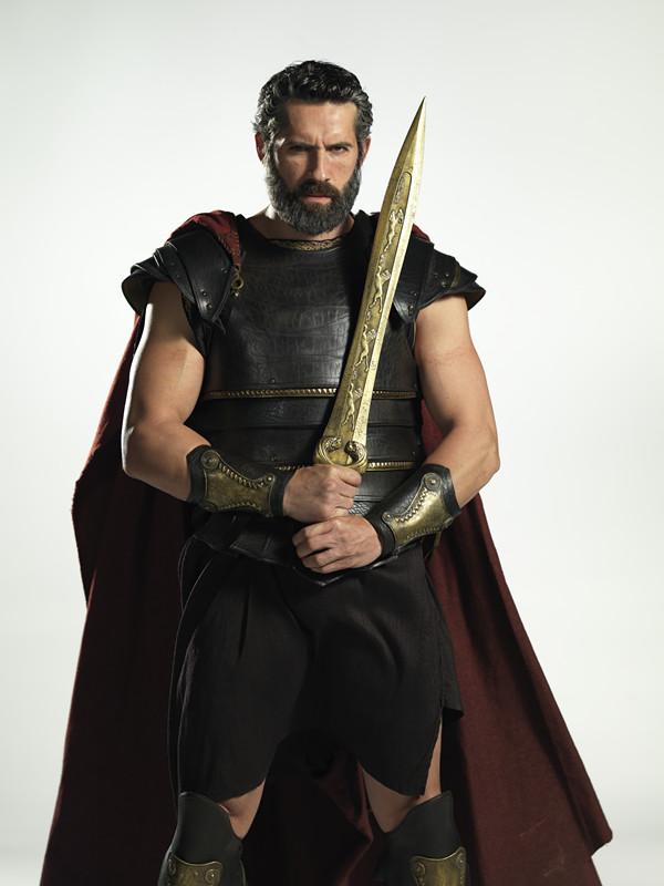 究竟在3d神话巨制《大力神》中安菲特律翁,妻子阿尔克墨涅和宙斯之间