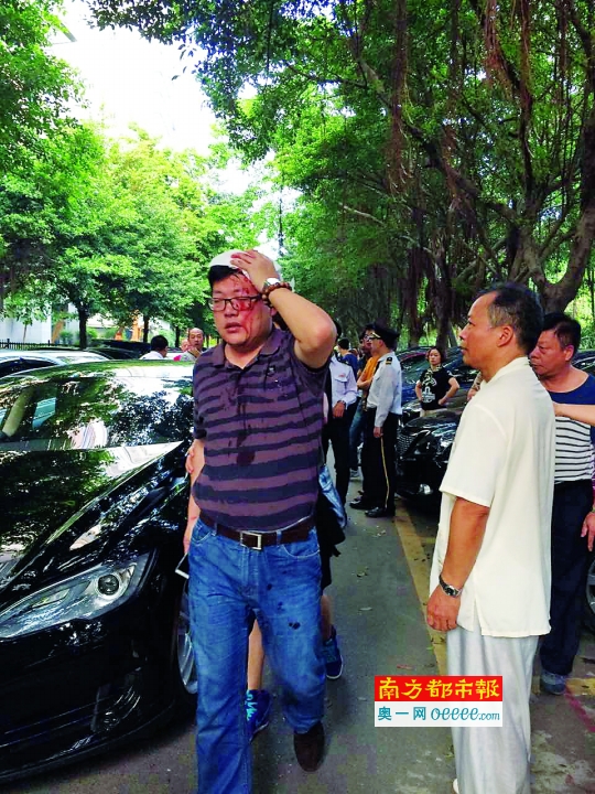 广州醉酒男驾豪车小区连撞五车 司机还称"有什么证据"